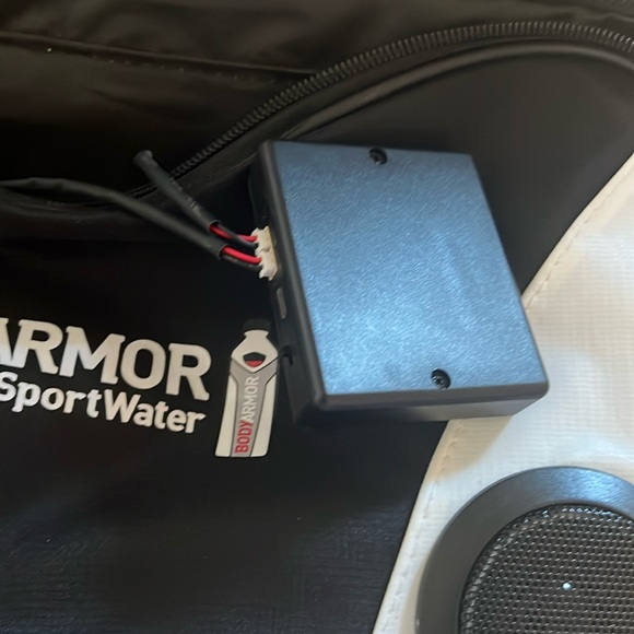 BodyArmor SportWater Cooler Bag - Black and White with Bluetooth Speakers - Picture 2 of 12